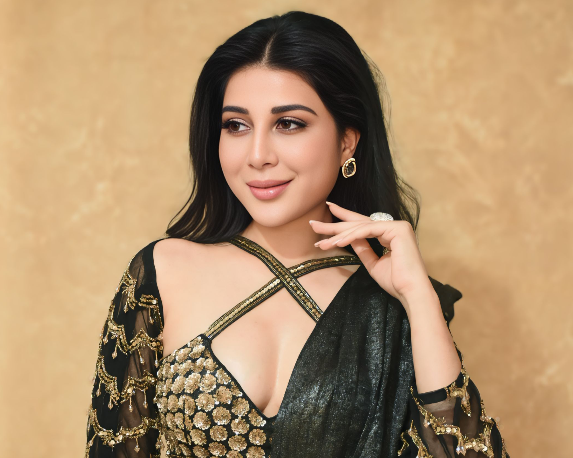 Noir Grace Pre-Draped Saree